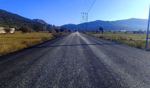Ağlasun’da 2,5 Kilometrelik Yol Hizmete Açıldı