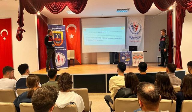 Burdur’da siber zorbalık eğitimi gerçekleştirildi