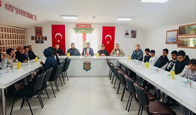 Isparta’da Ortaokul Öğrencilerinden Anlamlı Ziyaret