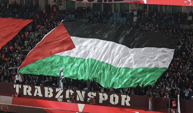 Trabzonspor, Coca-Cola'nın sponsorluk teklifini Filistin'deki soykırıma dikkat çekerek reddetti!