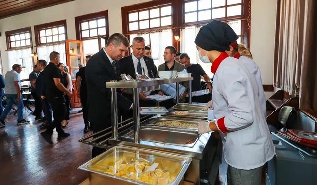 Atatürk Anısına Burdur’da Ücretsiz Yemek günü