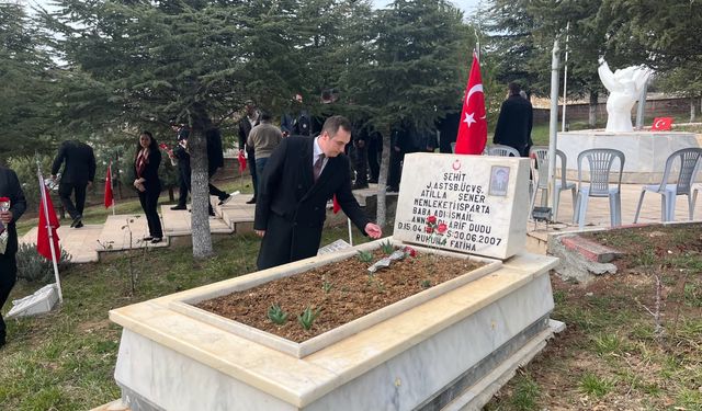 Gelendost'ta Şehitler Kabirlerinde Anıldı
