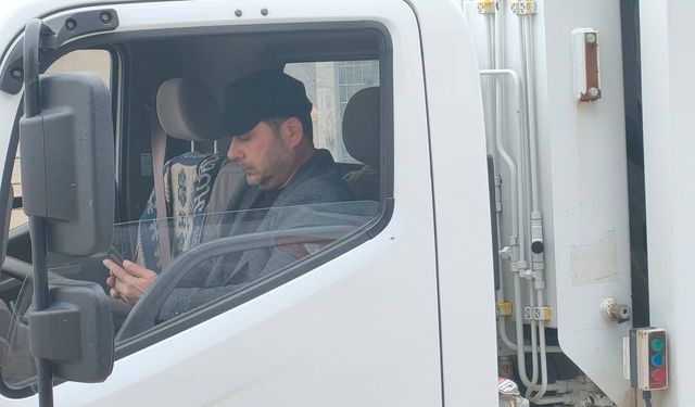 Gelendost’ta Başkan Direksiyona Geçti, Çöpler Toplandı