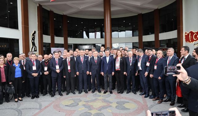 Dinar Belediyesi’nden CHP Toplantısına Yoğun Katılım