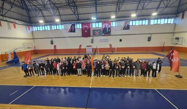 Şehit Muhammed Ceylan Anısına Voleybol Turnuvası Başladı