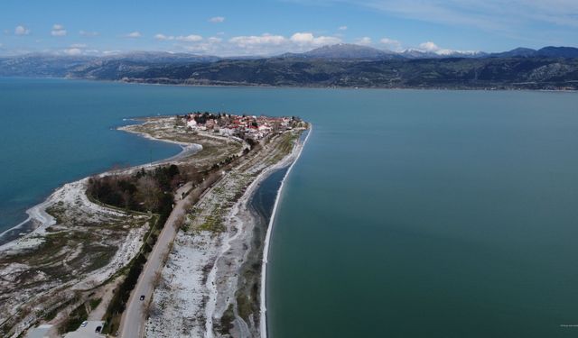 Fotoğraf Tutkunlarının Yeni Adresi: Eğirdir’in Kristal Yolu
