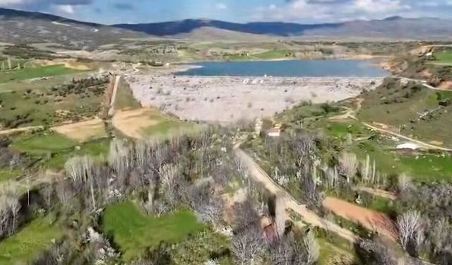 Şarkikaraağaç’ta Tablo Değişti: Yağmur Değil, Adeta Bereket Yağıyor