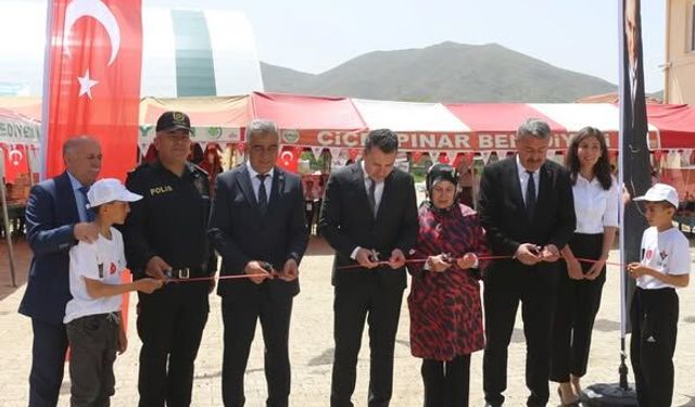 Şarkikaraağaç’ta TÜBİTAK Bilim Fuarları Açıldı