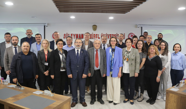 SDÜ Senatosu’na Prof. Dr. İskender Sayek’ten Kritik Eğitim