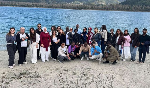 SDÜ’de Kültürel Kaynaşma: Yabancı Öğrenciler Türk Kültürünü Yakından Tanıdı