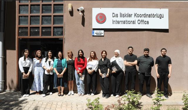 SDÜ’de “Yüzyılların Sesi” Şiir Dinletisine Yoğun İlgi