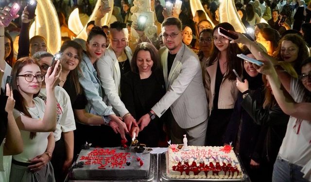 Isparta’da Mezuniyet Coşkusu Kına Gecesiyle Taçlandı