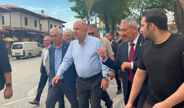Ümit Özdağ Isparta’da Esnafla Buluştu: “Mutfakta Yangın Var”