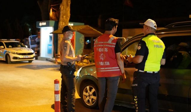 Isparta'da Kritik Kavşaklarda Araç ve Şahıs Denetimi Sürüyor