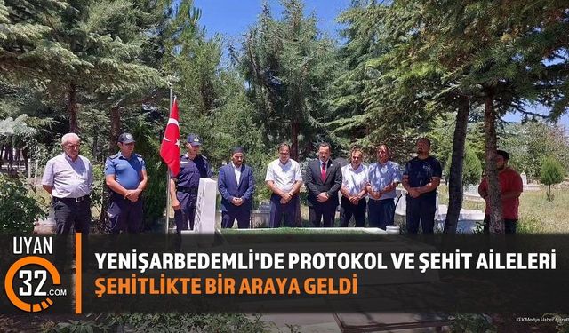 Yenişarbedemli'de Protokol Ve Şehit Aileleri Şehitlikte Bir Araya Geldi