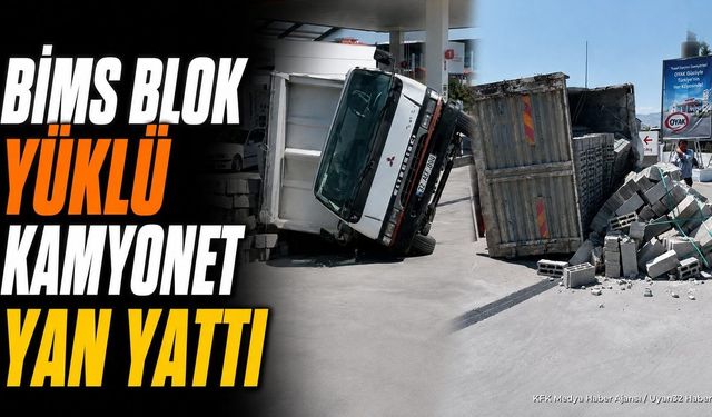 Isparta'da Bims Blok Yüklü Kamyonet Yan Yattı
