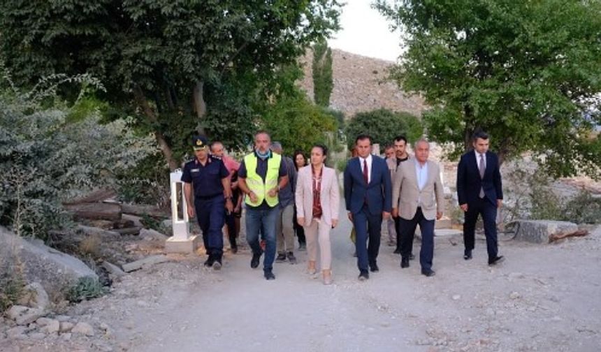 Vali Baydar,  Antik Kentte  İncelemelerde Bulundu