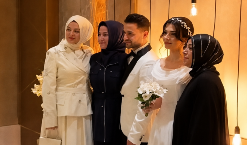 Kerem Ezildi’nin Nikahında Herkes Aynı Soruyu Sordu: Kadir Ezildi ve Eşi Neden Yan Yana Gelmedi?