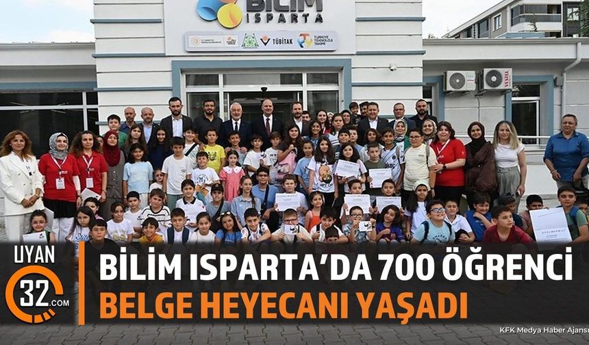 Dr. Ömer İleri, Bilim Isparta'da Öğrencilere Belge Verdi
