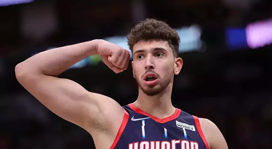 Alperen Şengün, NBA'deki yeni sezona 25 sayı ve 18 ribauntla göz kamaştıran bir performans sergileyerek başladı.