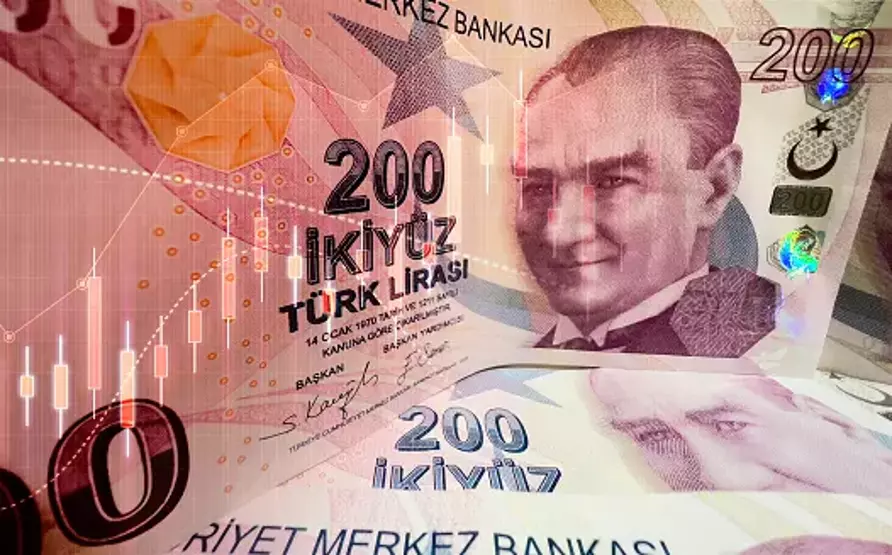 Milyonlarca kredi kartı kullanıcısı, borçlarını yapılandırma fırsatından yararlanmak için bankalara başvuruyor.