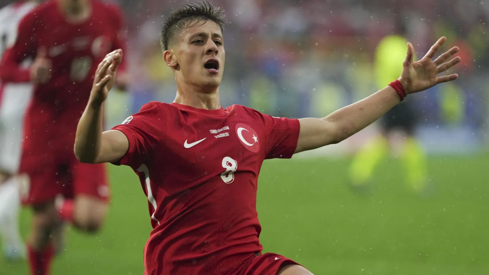 A Milli Takım oyuncusu Arda Güler, Karadağ'a kaybedilen UEFA Uluslar Ligi maçının ardından özür diledi.