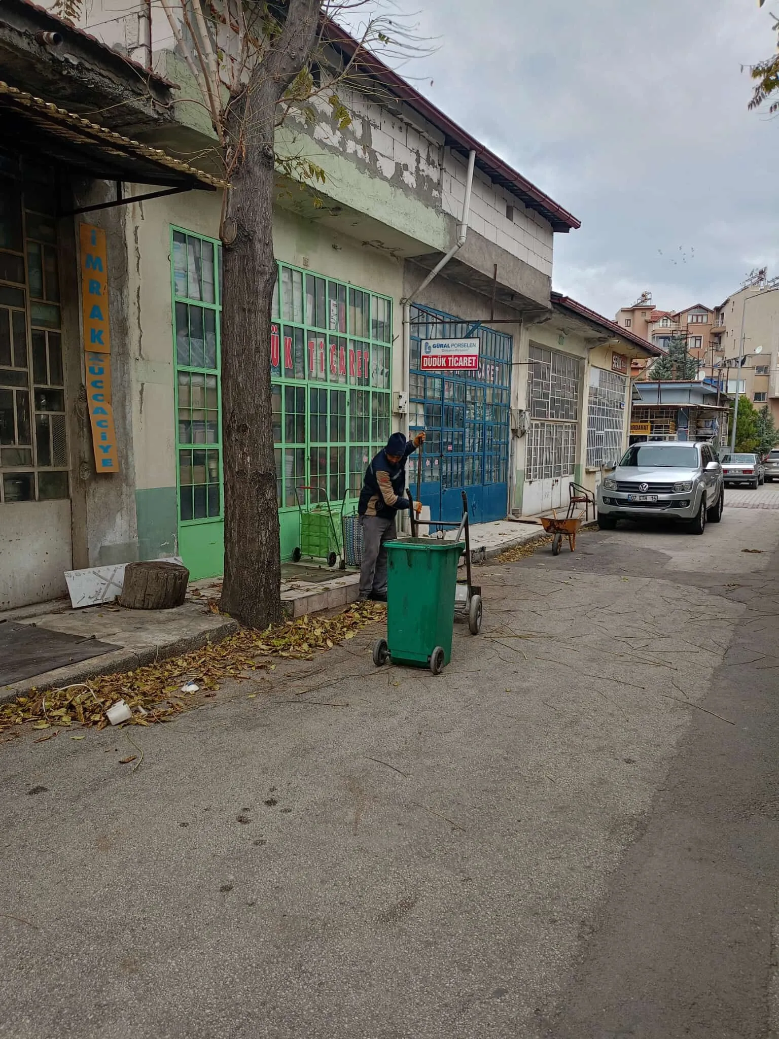 Burdur Belediyesi’nden Sonbahar Temizlik Operasyonu 2