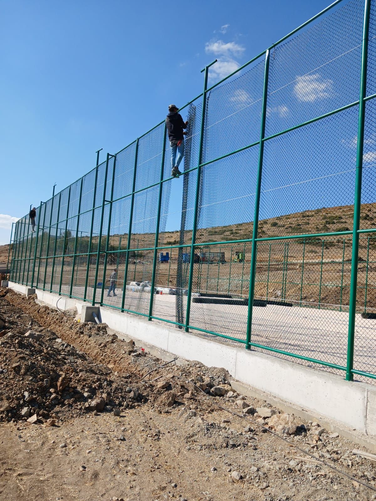 Burdur Beyköy'de Yeni Halı Saha Yapımı Başladı 1