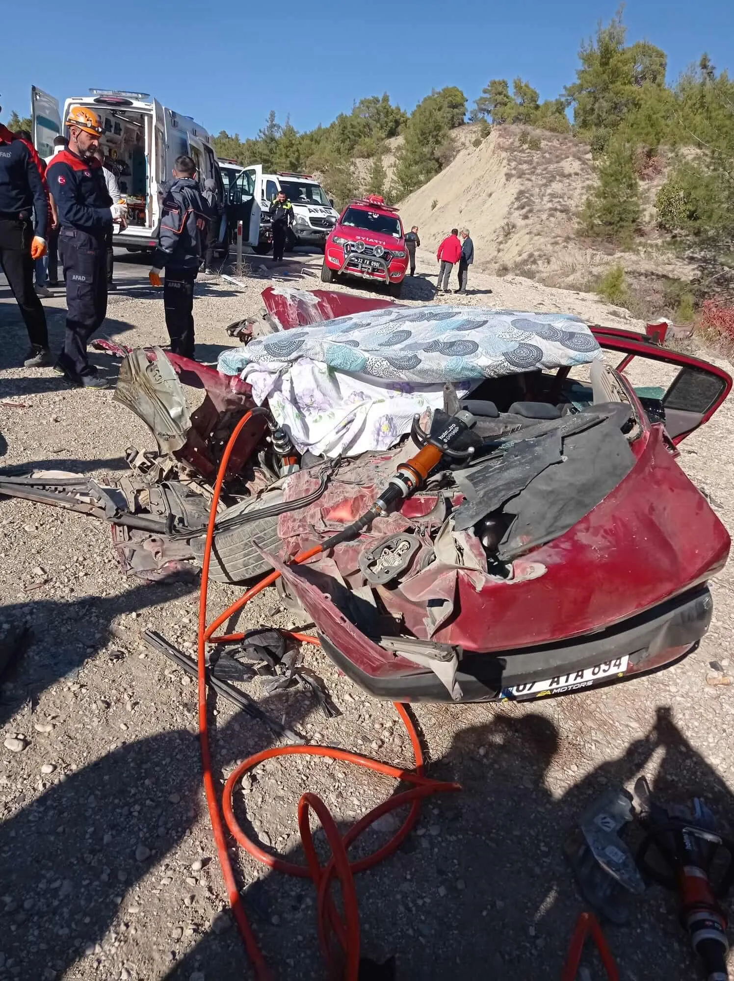 Isparta Antalya Karayolu'nda Feci Kaza Ölü Ve Yaralılar Var Kapak