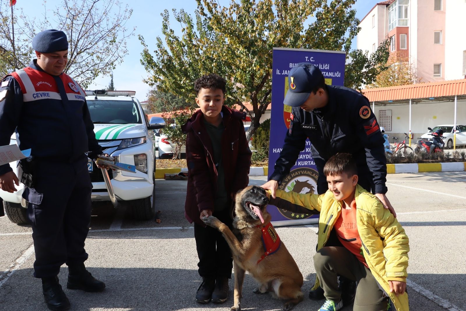 Jandarma’dan Miniklere Eğitim Teknoloji Ve Görevler Tanıtıldı 2