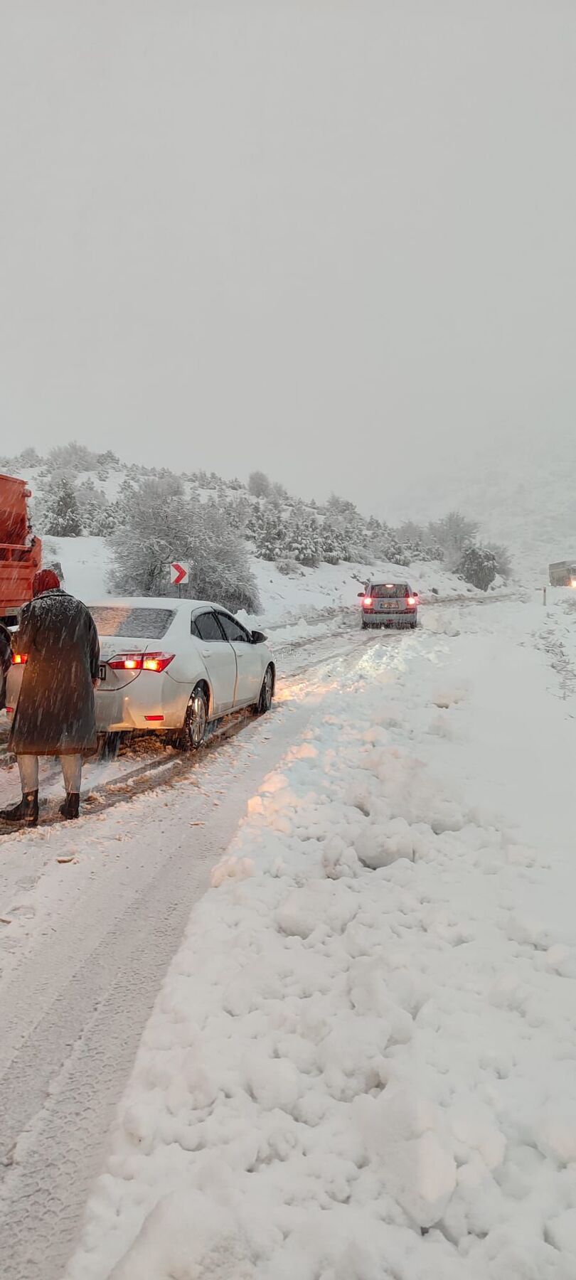 Çatak Beli Ulaşıma Kapandı 1