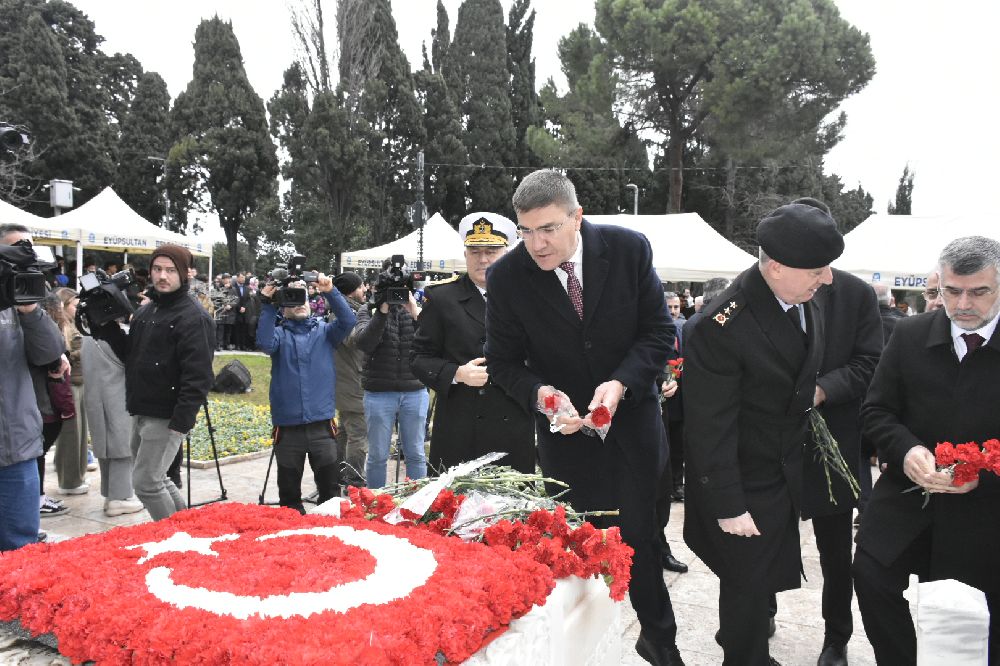 Milli Şairimize Minnet Edirnekapı’da Anlamlı Anma Töreni Kapak 2