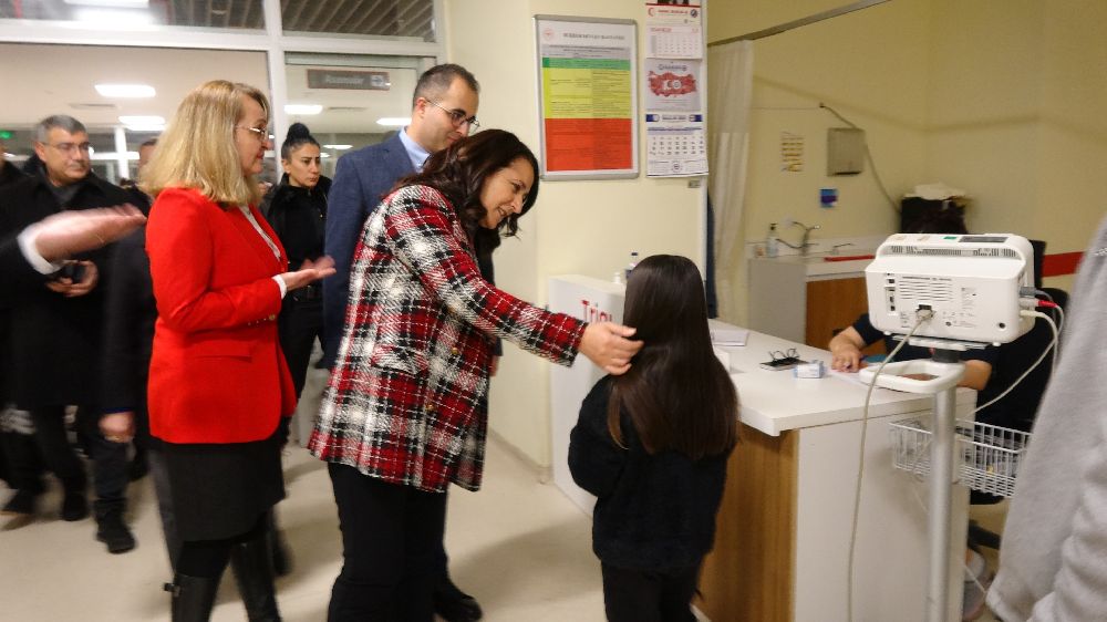 Burdur Valisi Yeni Yılda Görev Başındakileri Unutmadı 1