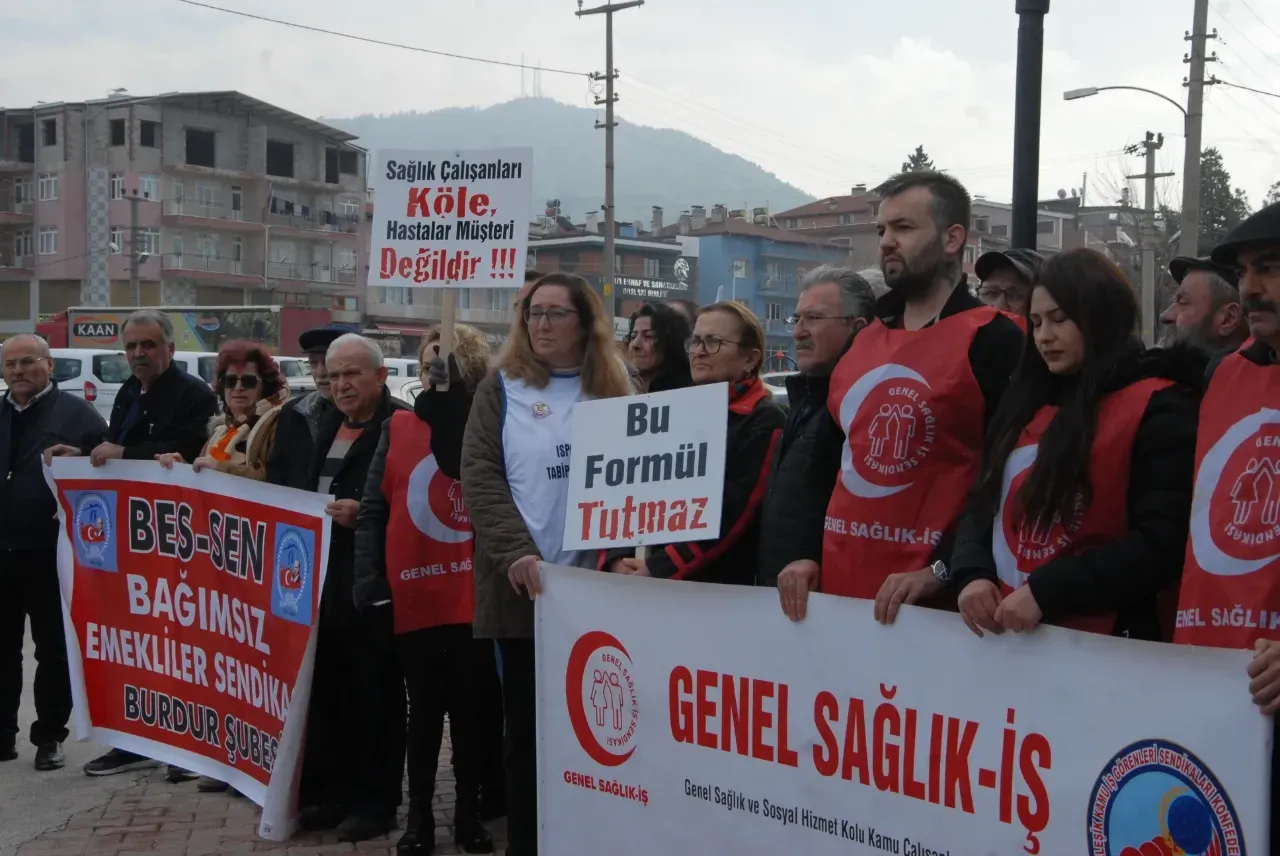 Burdur’da Sağlık Emekçileri İş Bıraktı 3