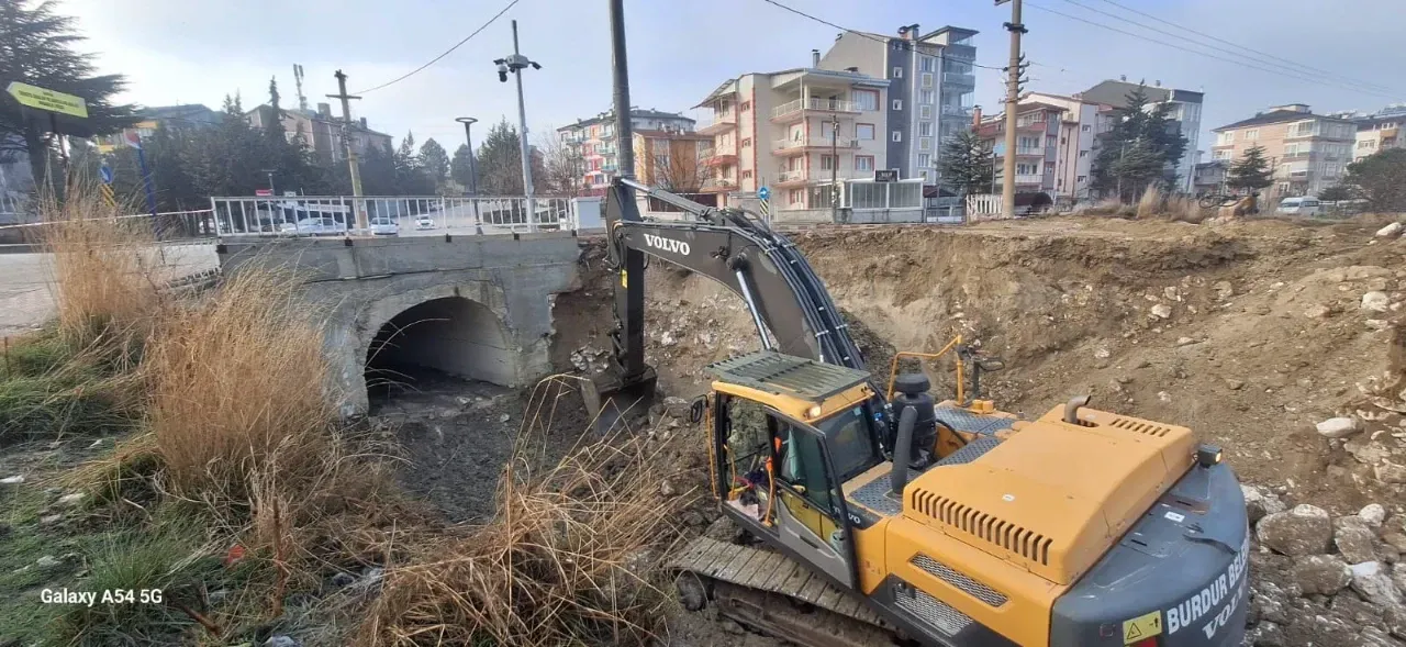 Burdur’un Tehlikeli Kavşağında Çözüm 4