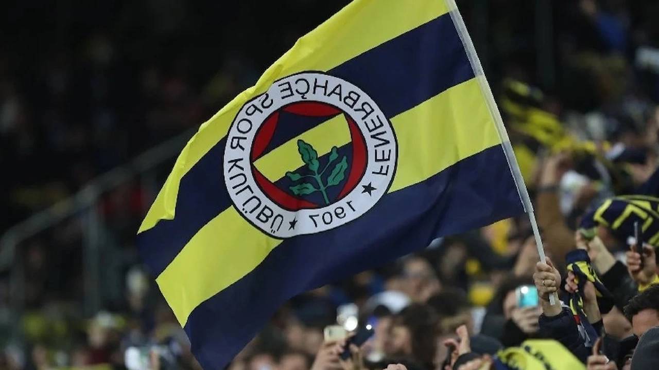 Sarı-lacivertliler, kadro planlaması kapsamında 6 futbolcu ile yollarını ayırmaya hazırlanıyor.