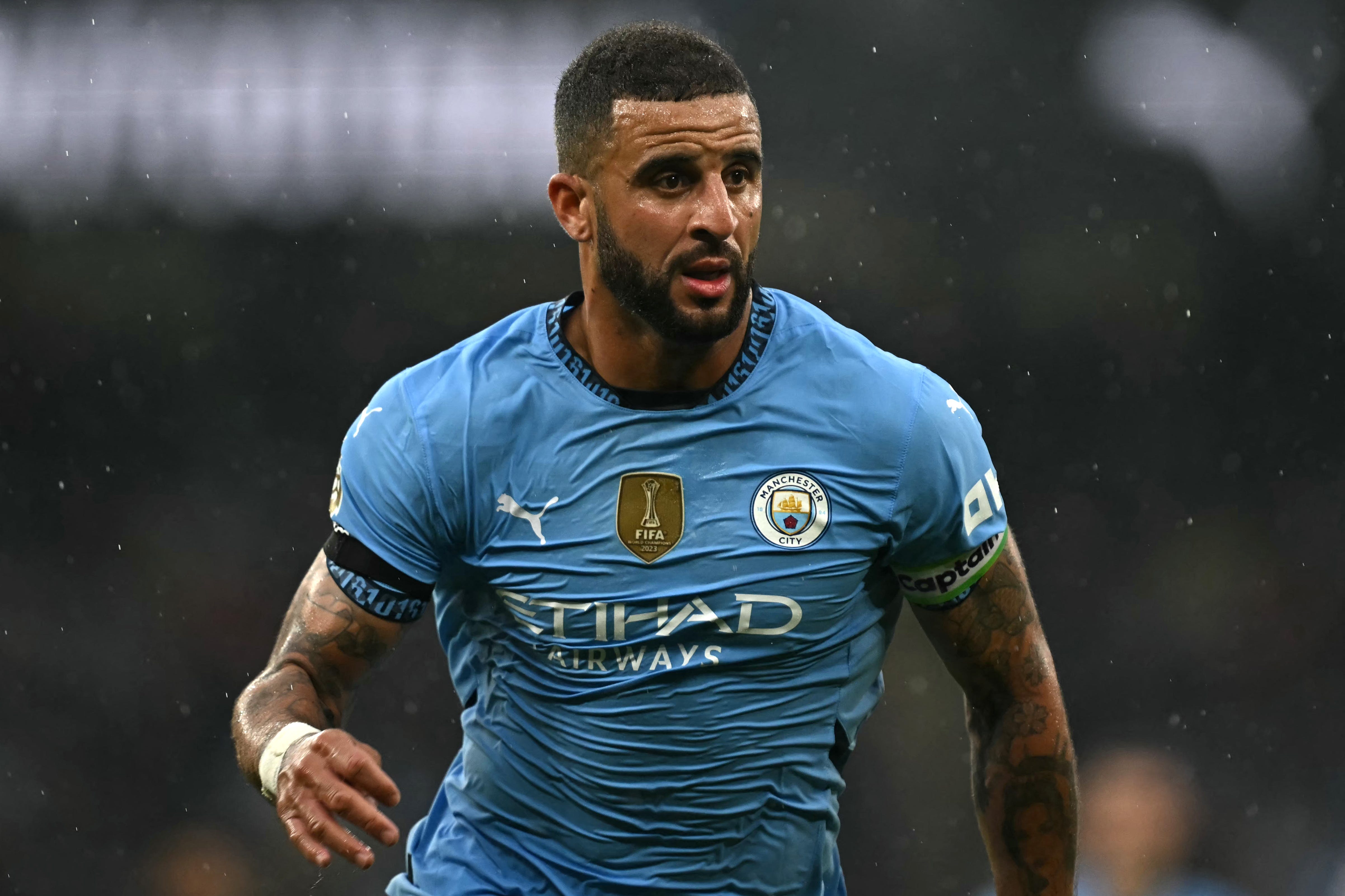 Galatasaray, sağ bek sorununu çözmek için Manchester City'nin yıldızı Kyle Walker'ı kadrosuna katmaya hazırlanıyor.