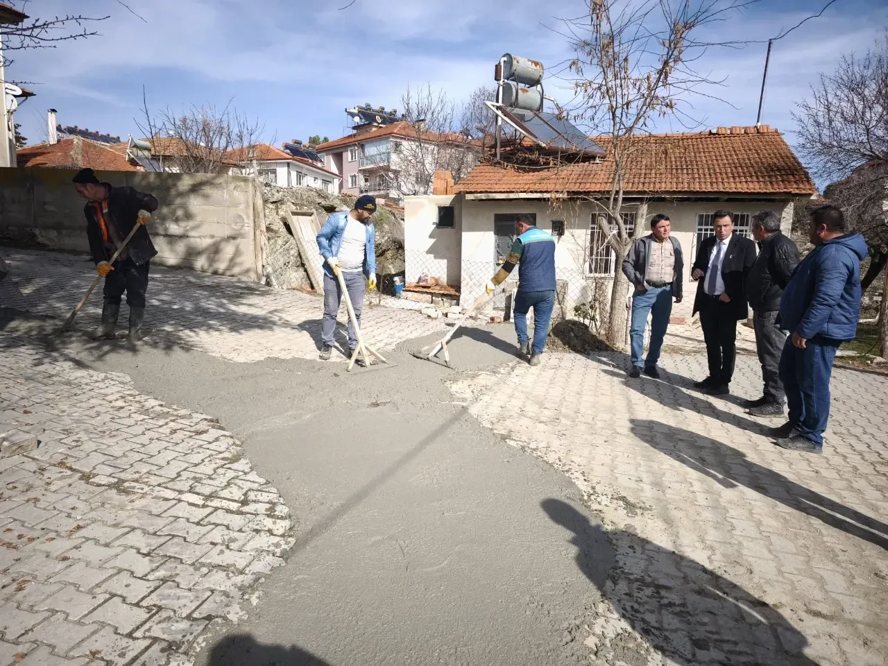 Yeşilovada Yol İyileştirme Beton Çalışmaları Sürüyor 2