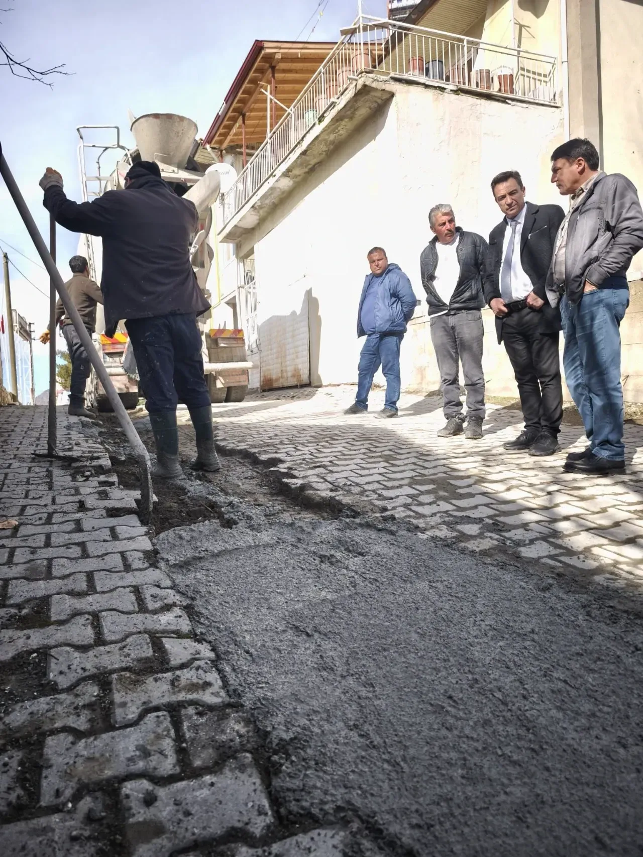 Yeşilovada Yol İyileştirme Beton Çalışmaları Sürüyor 3