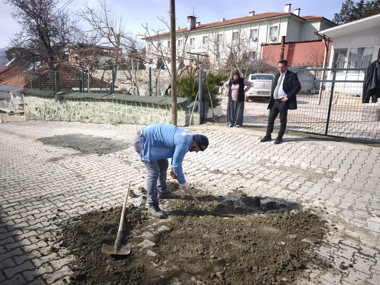 Yeşilovada Yol İyileştirme Beton Çalışmaları Sürüyor 5