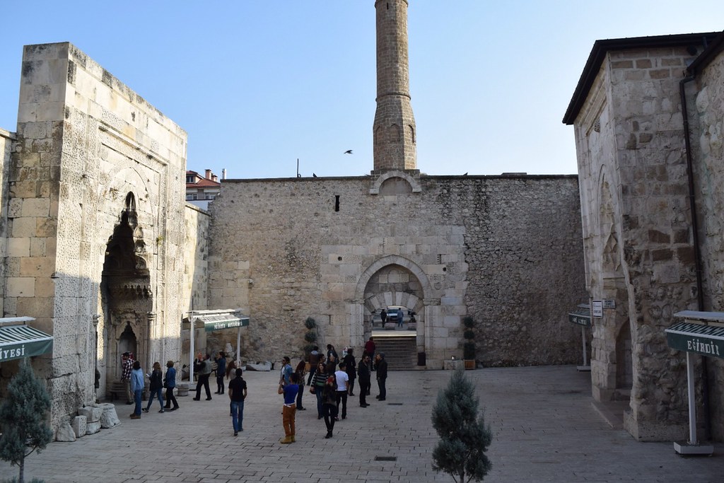 Hızırbey Camii Ve Dündar Bey Medresesi