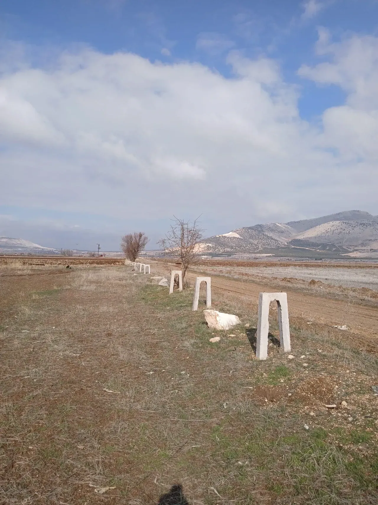 Karamanlı'da Yol Çalışmaları Ve Çevre Düzenlemesi Sürüyor! 1