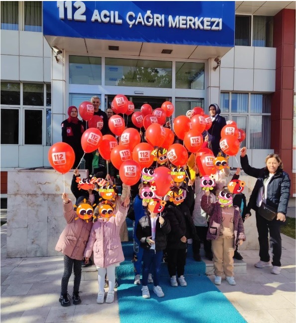 Minik Öğrencilere 112 Acil Çağrı Merkezinin Önemini Anlatıldı (6)