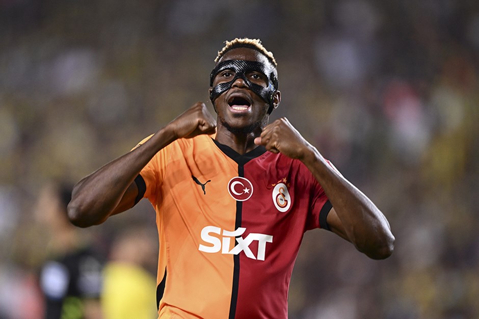 Galatasaray'ın kiralık yıldızı Victor Osimhen, yeni sözleşmesinde en az 12 milyon Euro net maaş talep ediyor.