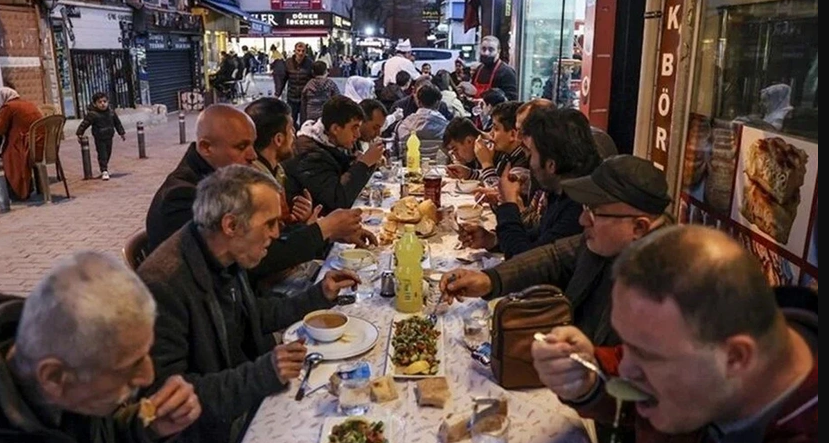 Ücretsiz Iftar