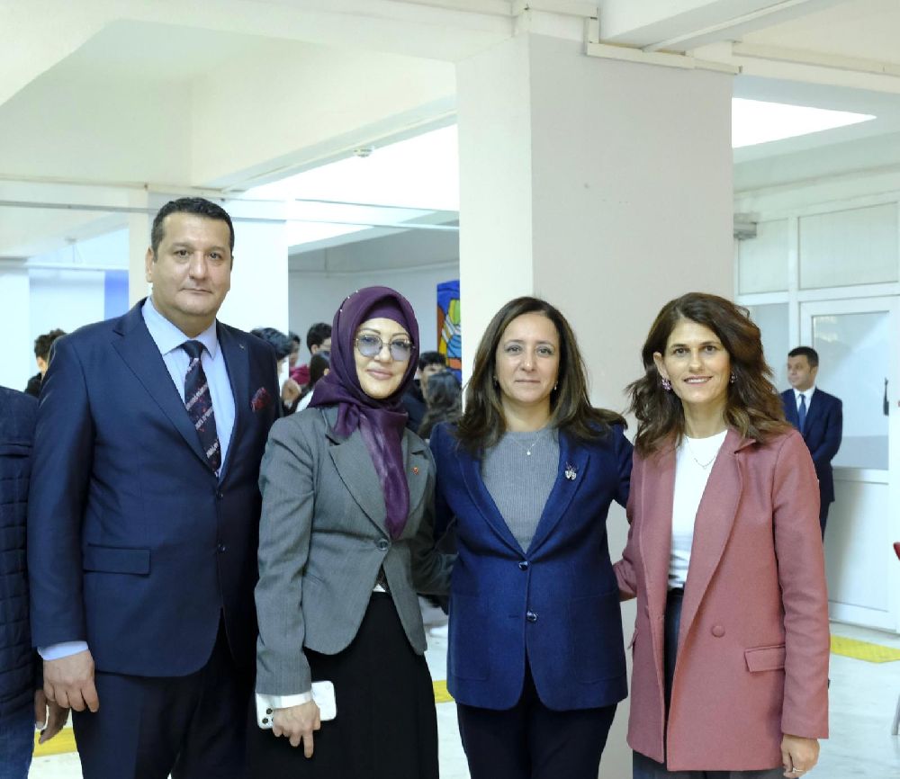 Vali Baydar Bilgihan, Uso Anadolu Lisesi’ni Ziyaret Etti 3