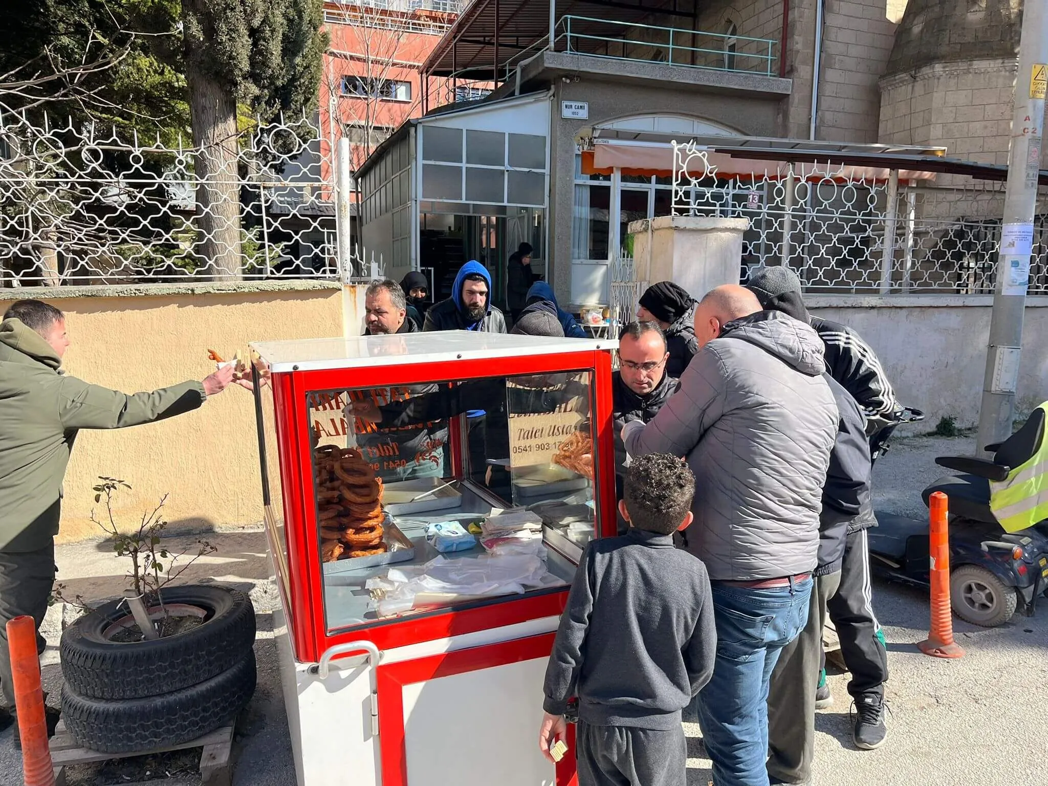 Zafer Mahallesi'nden Deprem Şehitlerine Vefa! 2