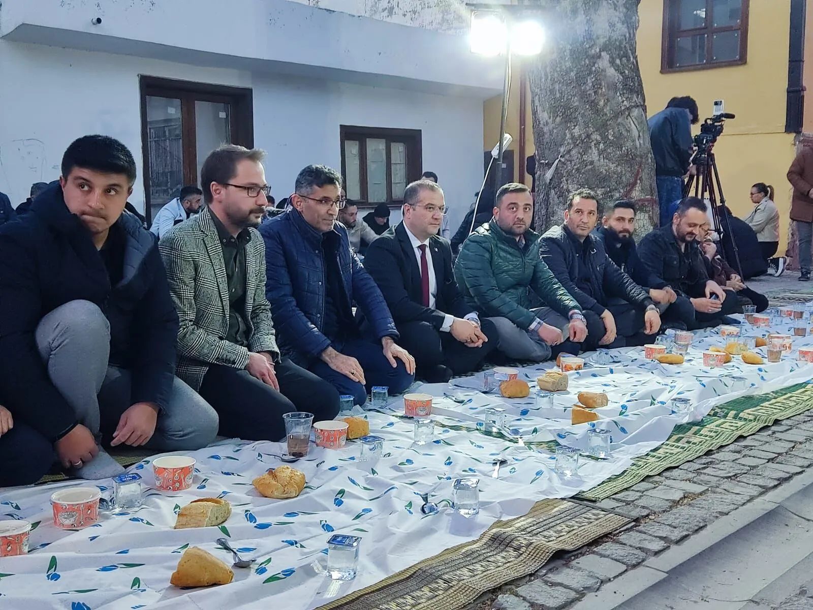 Ak Parti̇6