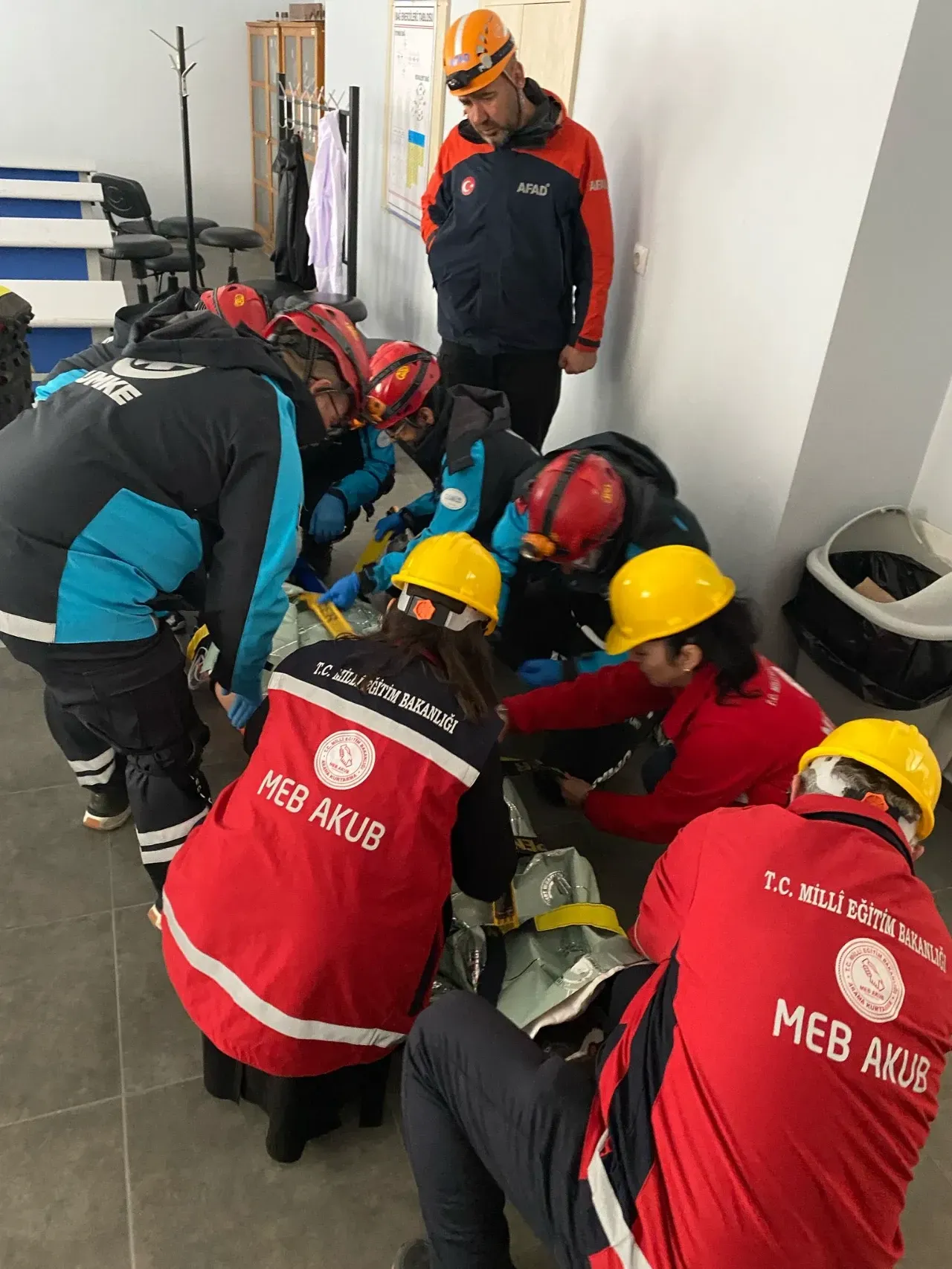 Burdur Cumhuriyet Anadolu Lisesi’nde Deprem Haftası Farkındalık Etkinliği 1