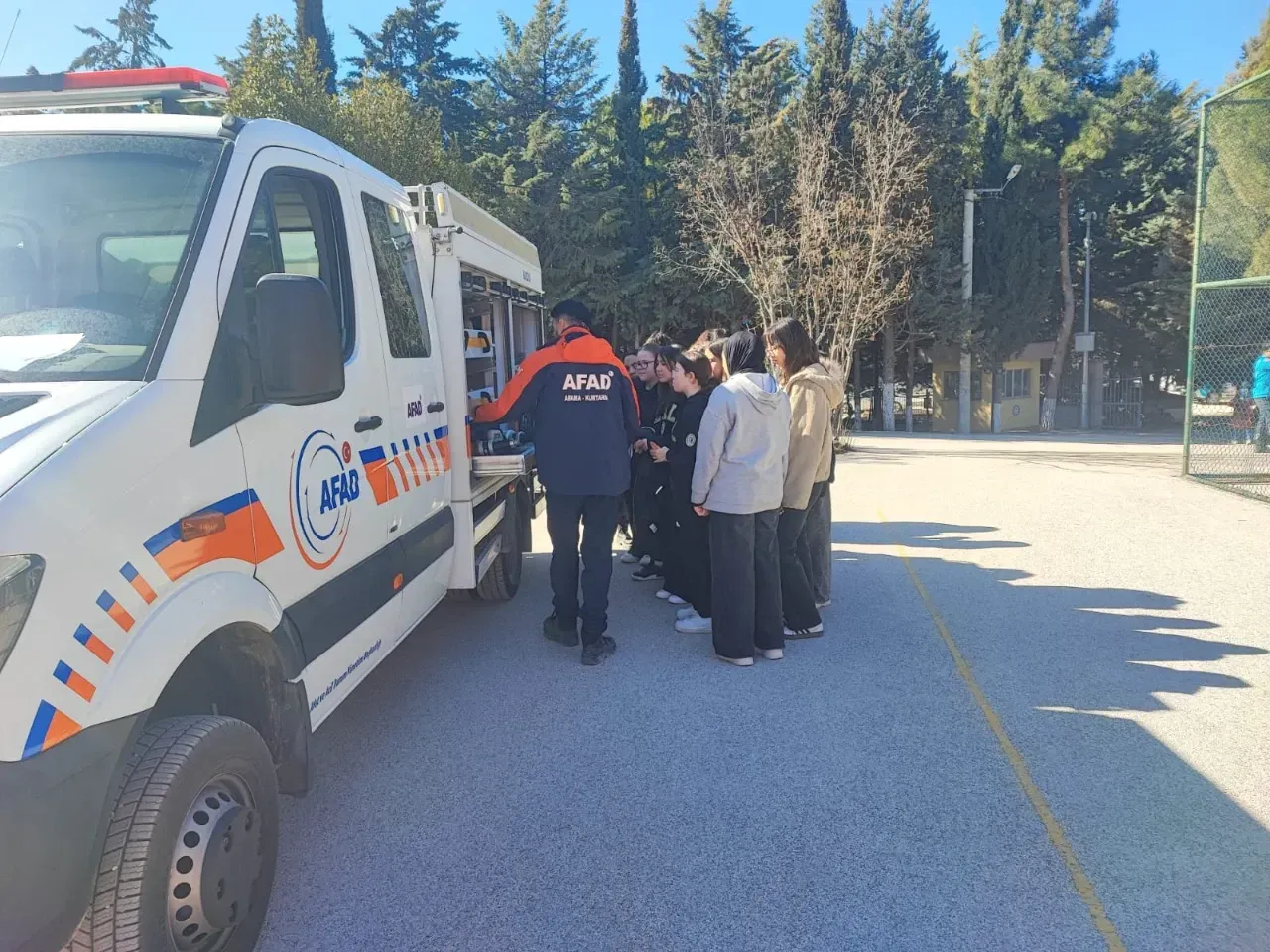 Burdur Cumhuriyet Anadolu Lisesi’nde Deprem Haftası Farkındalık Etkinliği 4